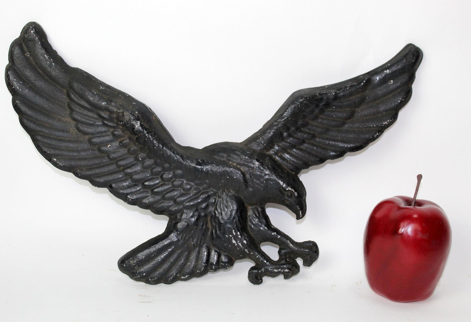 Cast aluminum eagle wall plaque (1 of 3)