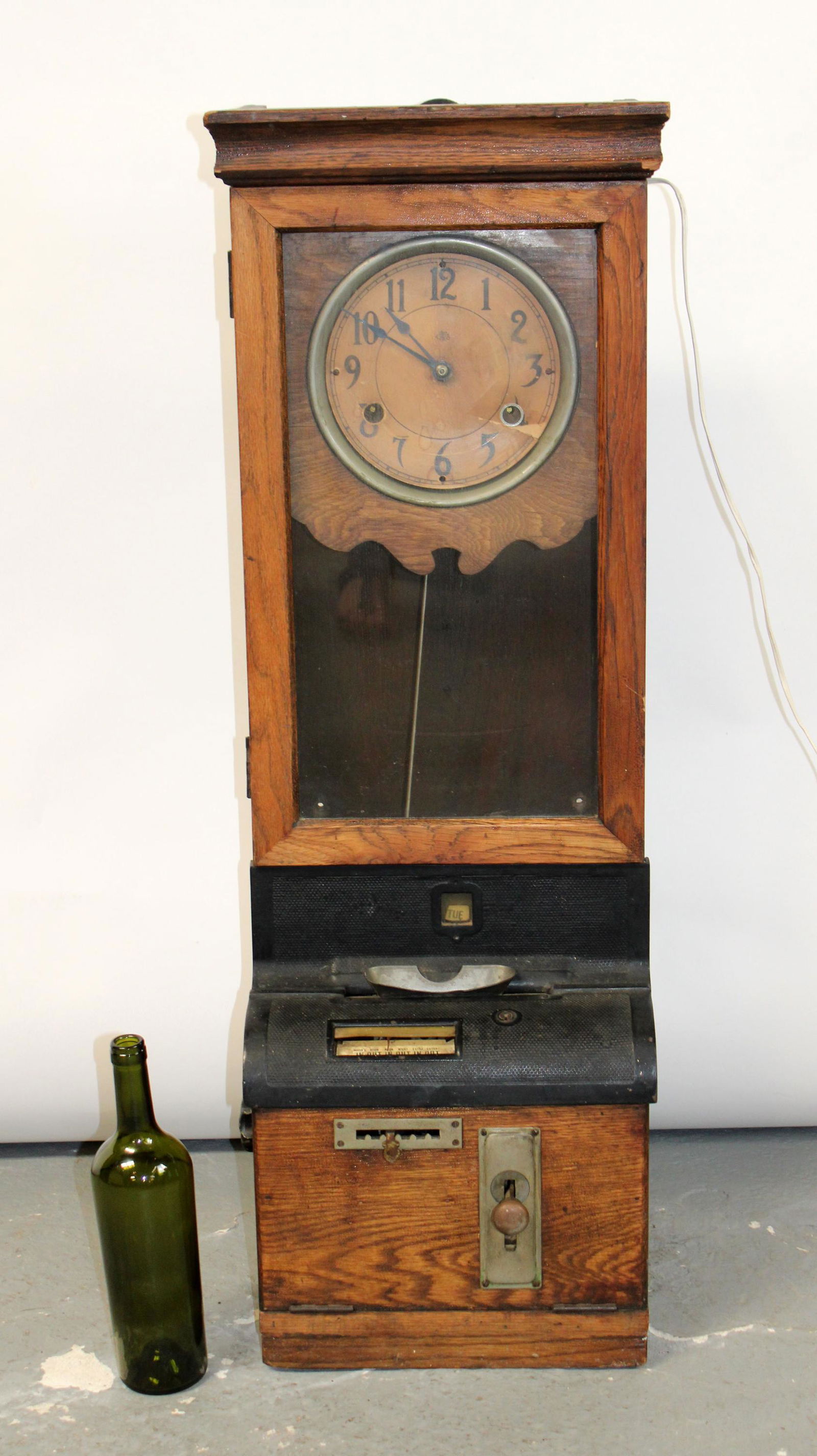 Antique International Time Recording Clock (1 of 4)