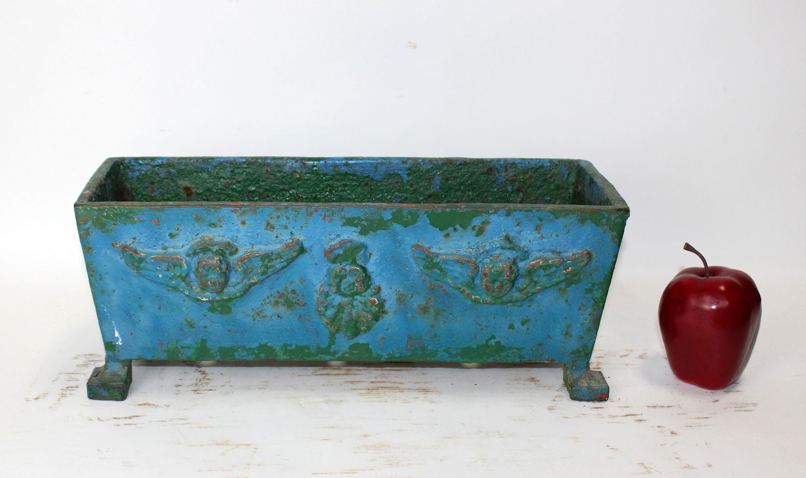 Antique French cast iron garden trough planter (1 of 11)