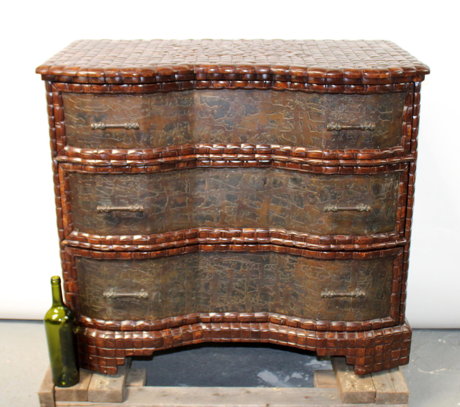 Maitland Smith coconut shell serpentine chest (1 of 11)