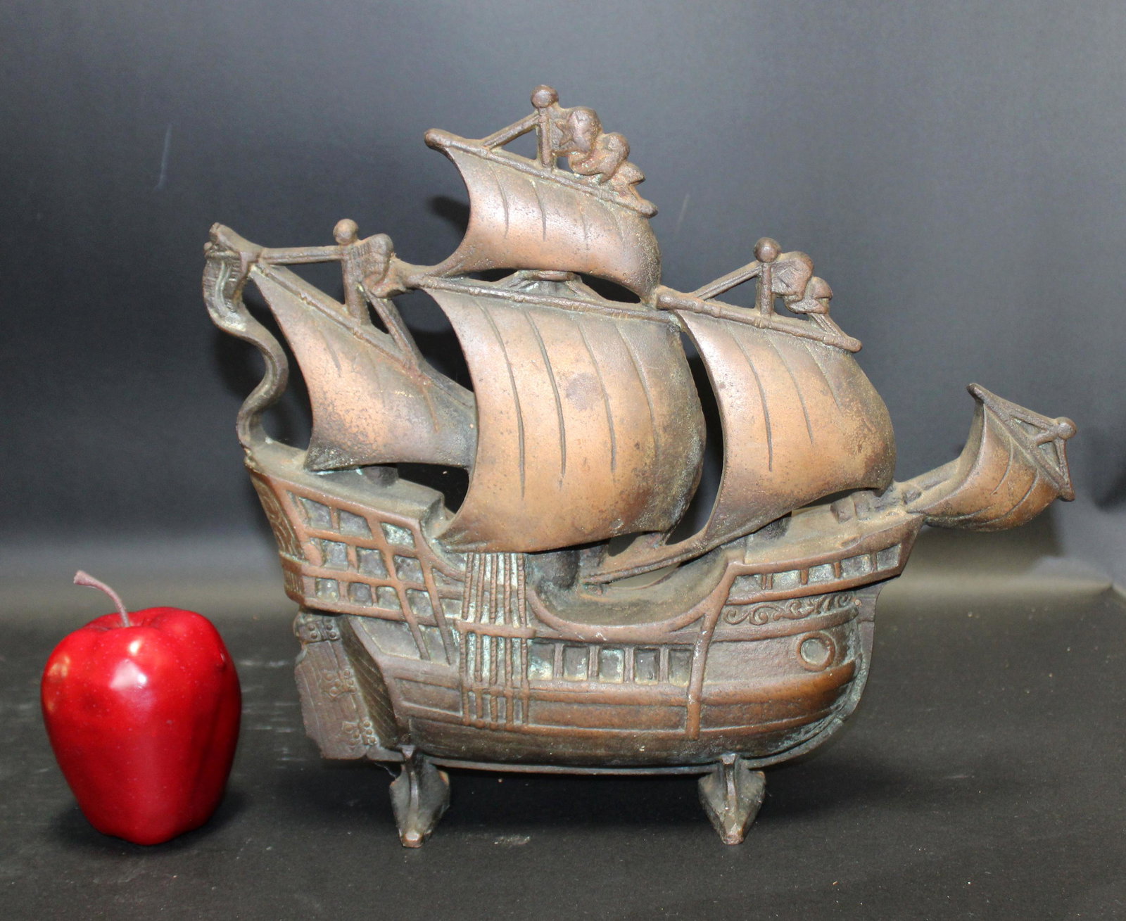 Vintage American cast iron ship door stop (1 of 5)