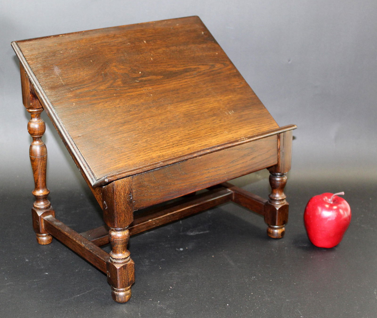 French oak table top book stand (0032) on Oct 16, 2021 King