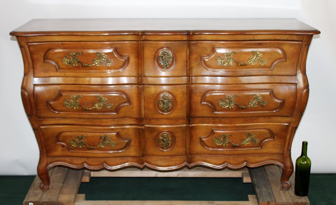Louis XV style bombe 9 drawer chest (1 of 10)