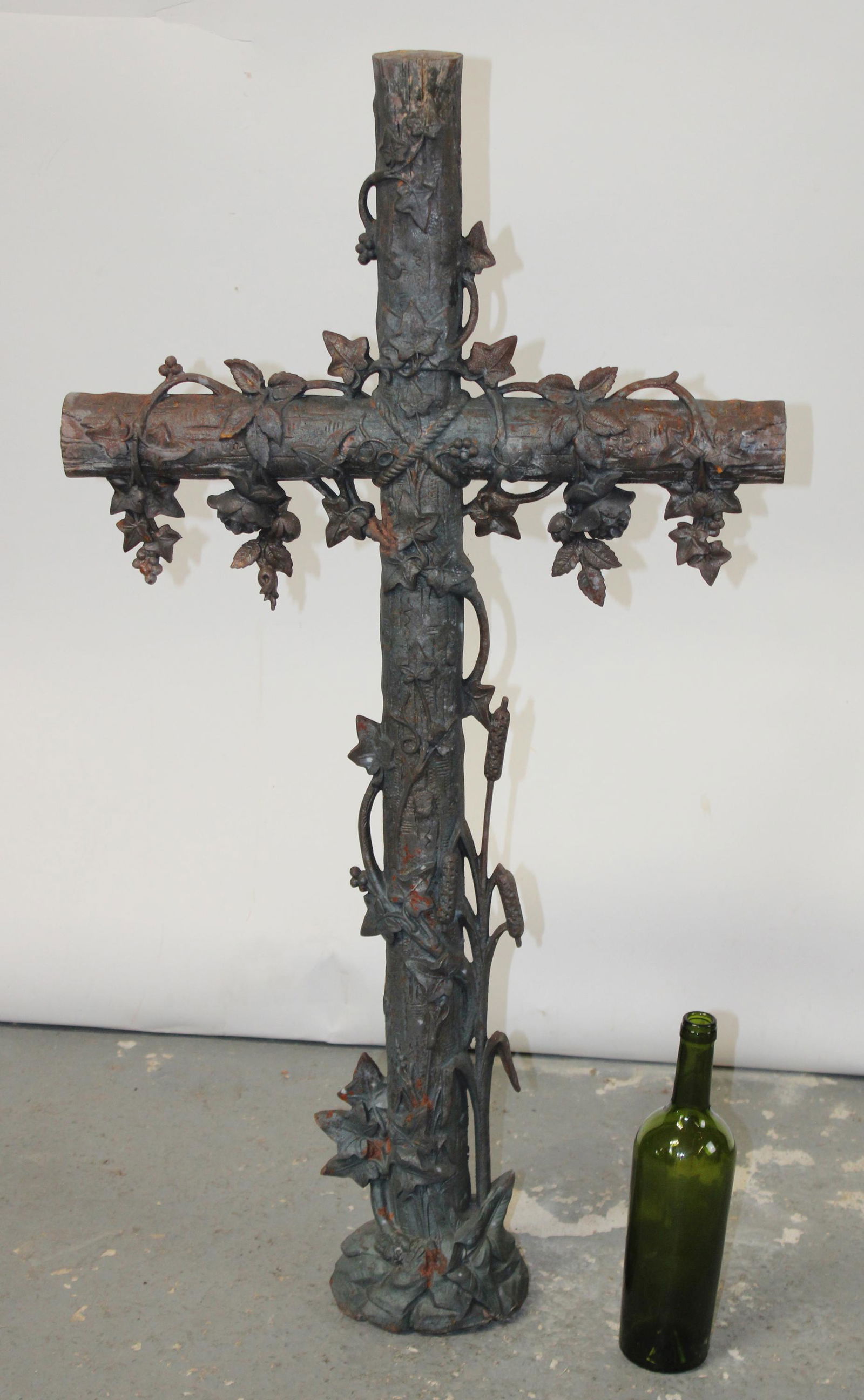Antique French cast iron crucifix cross (1 of 12)