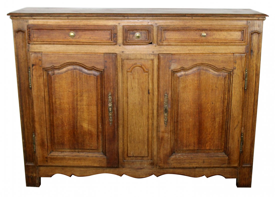 French Provincial buffet bas in oak (1 of 11)