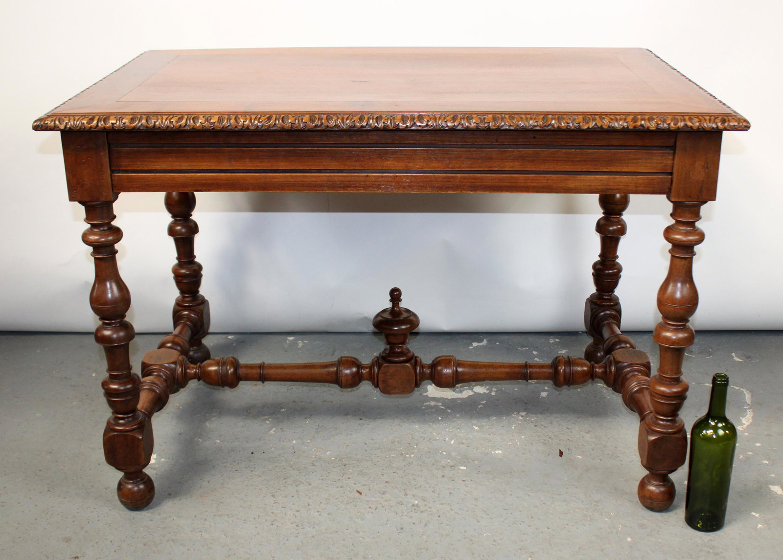 French Louis XIII bureauplat desk: French Louis XIII bureauplat desk . Early 20th century. 29 3/4"h x 44"w x 28"w