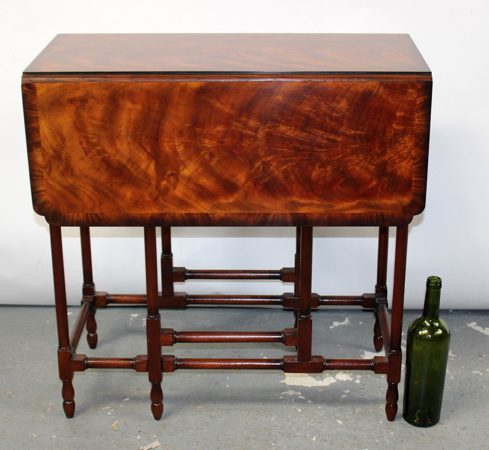 Theodore Alexander Althorp drop side table (1 of 15)