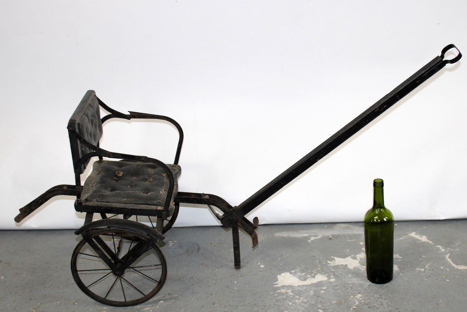 Victorian Gemco child's pull behind cart (1 of 7)