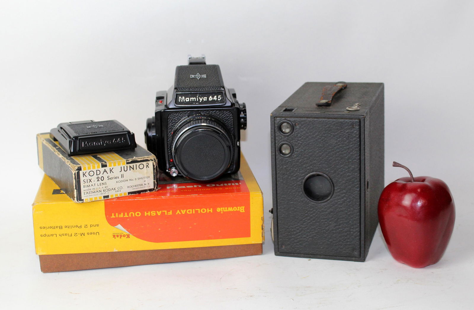 Vintage Brownie & Mamiya 645 cameras (1 of 7)