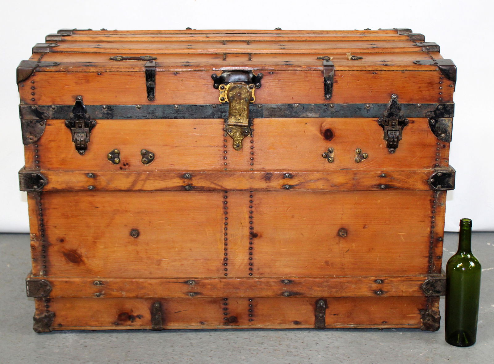 Antique American pine trunk (1 of 14)