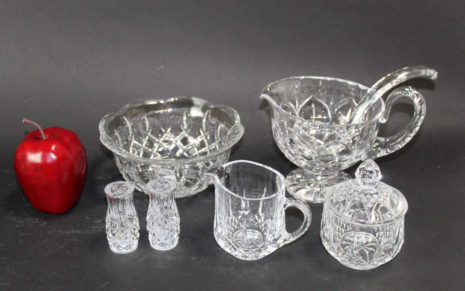 Lot of cut crystal pieces (1 of 6)