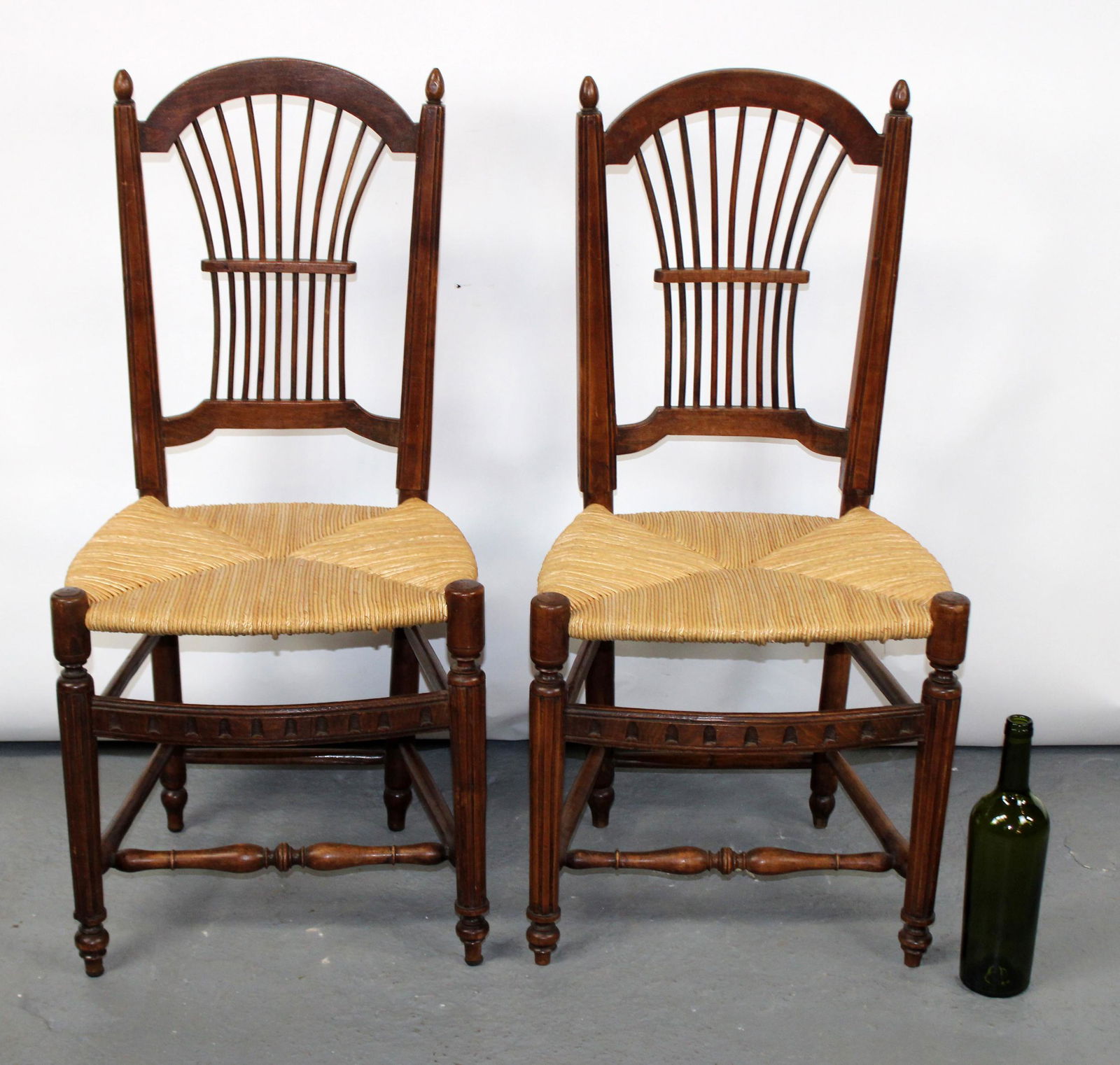 Pair of French wheat back rush seat chairs (1 of 8)