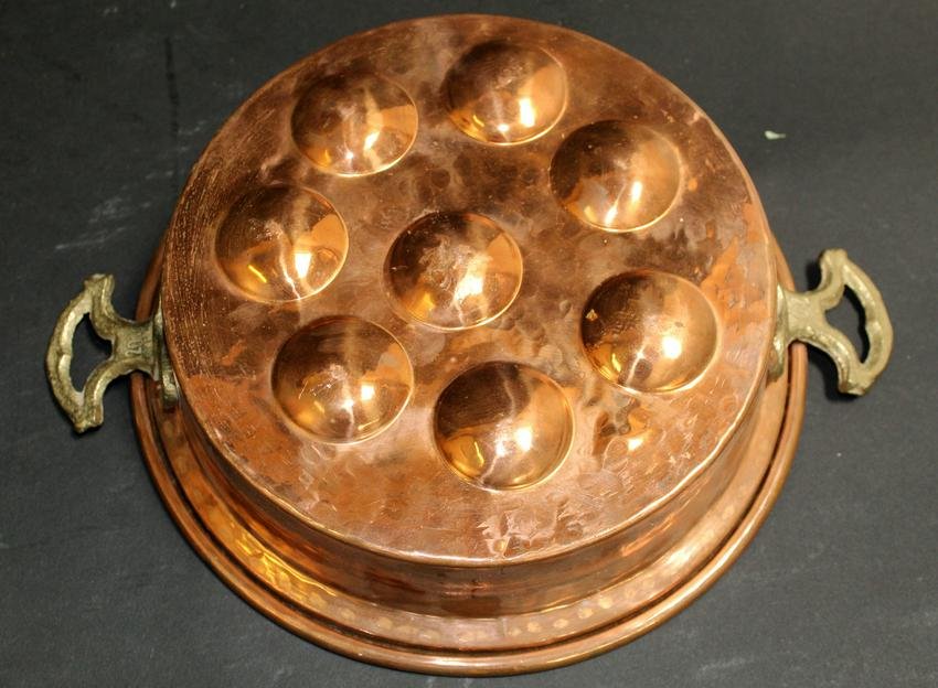 Vintage copper chocolate mould: Vintage copper chocolate mould. 20th century. 3"h x 10" dia, 12 1/2" w overall