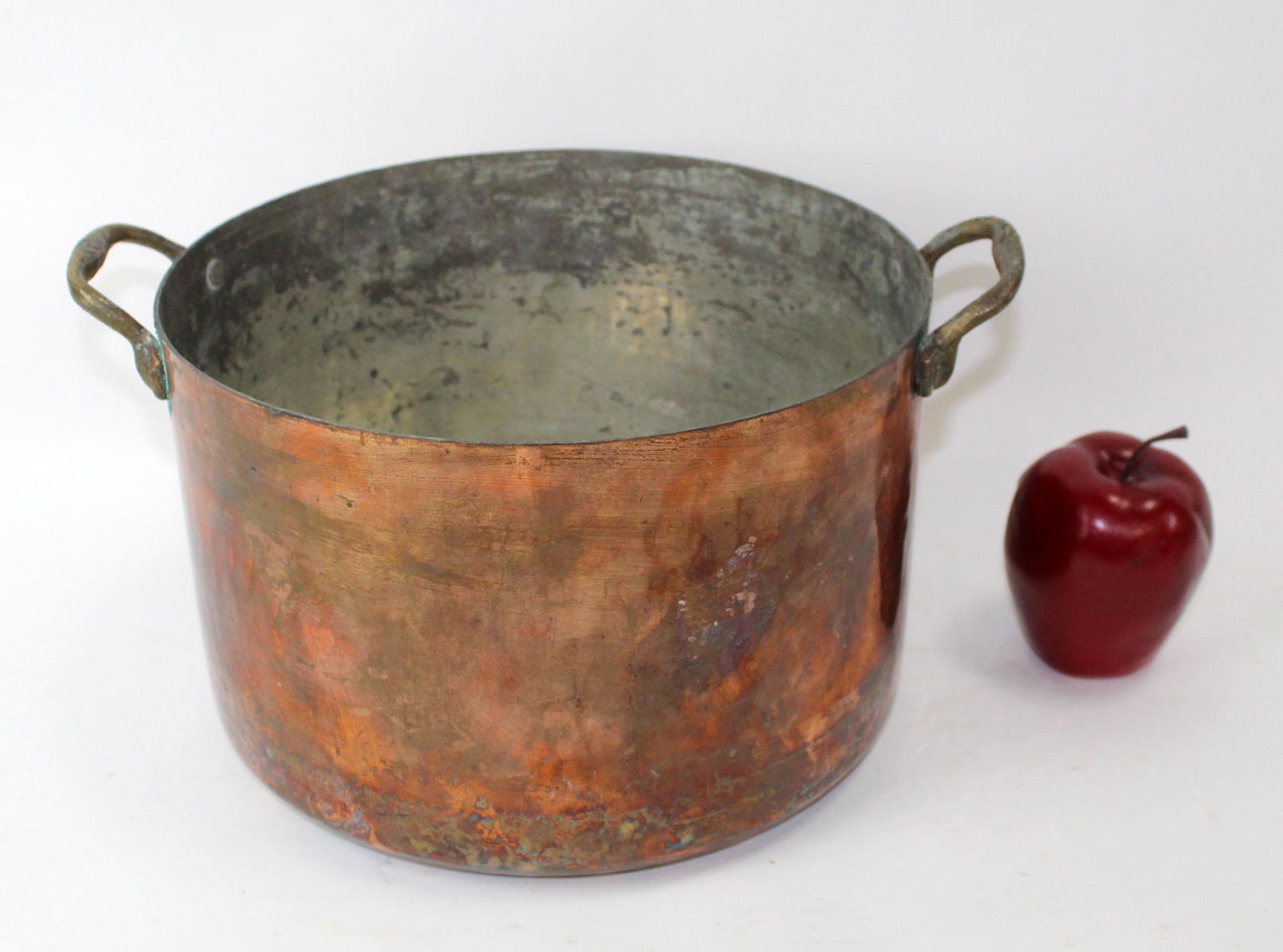 Large hammered copper stock pot (1 of 6)