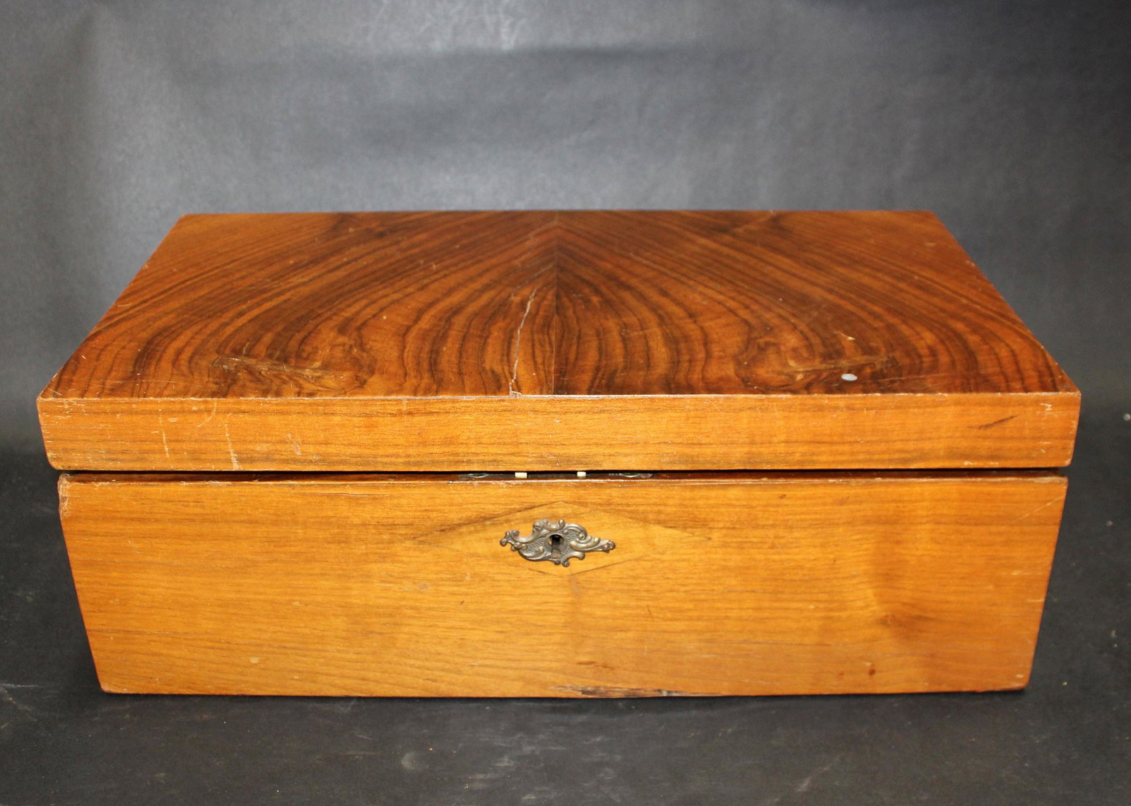 English mahogany lapdesk with tooled leather: English mahogany lapdesk with tooled leather. Early 20th century. 6 1/4"h x 18"w x 10"d
