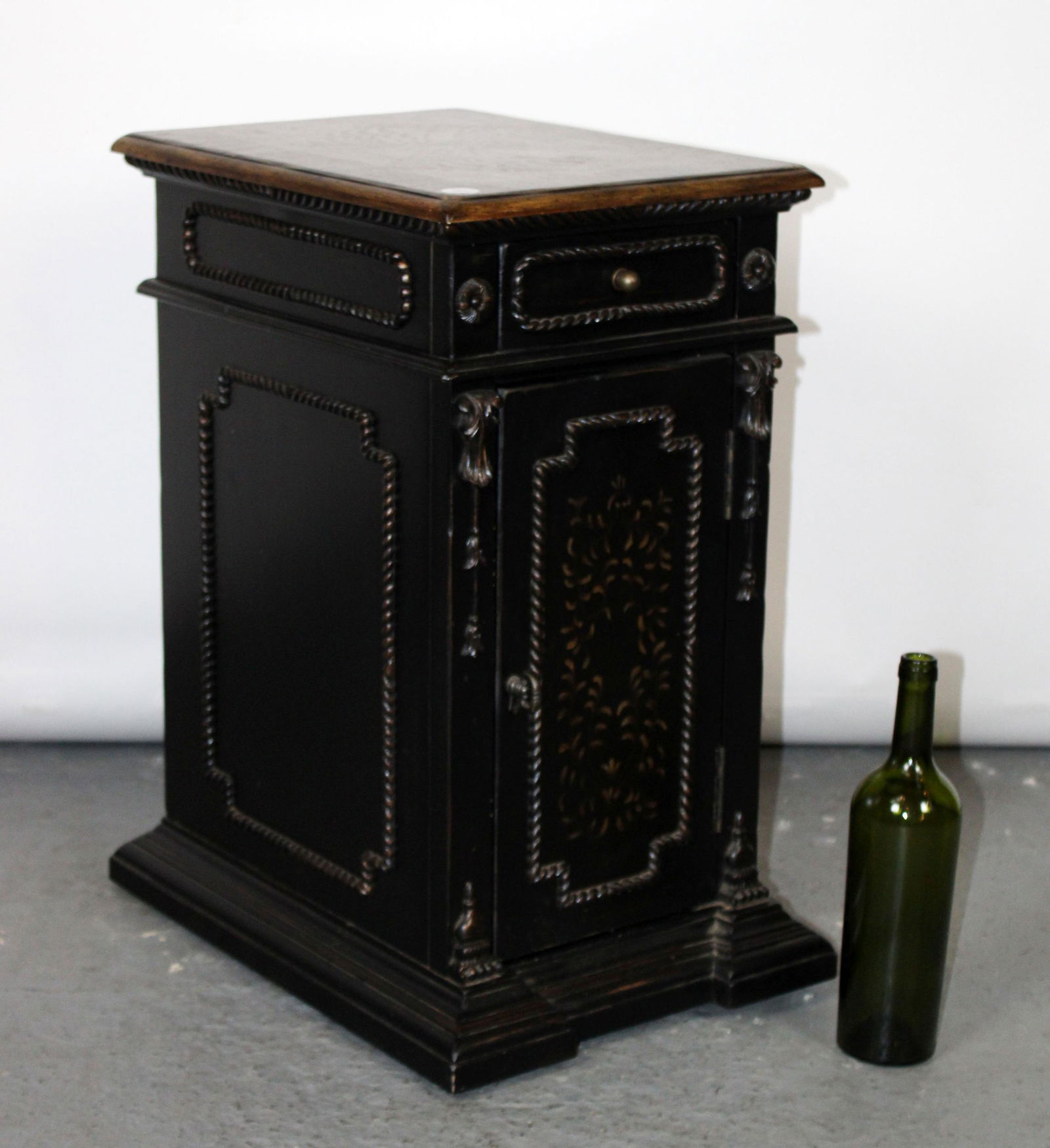 Seven Seas by Hooker ebonized carved end table (1 of 9)