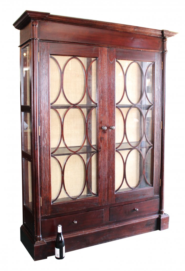 Mahogany 2 door china cabinet with columns: Mahogany 2 door china cabinet with columns. Late 20th century. 80"h x 61"w x 19"d