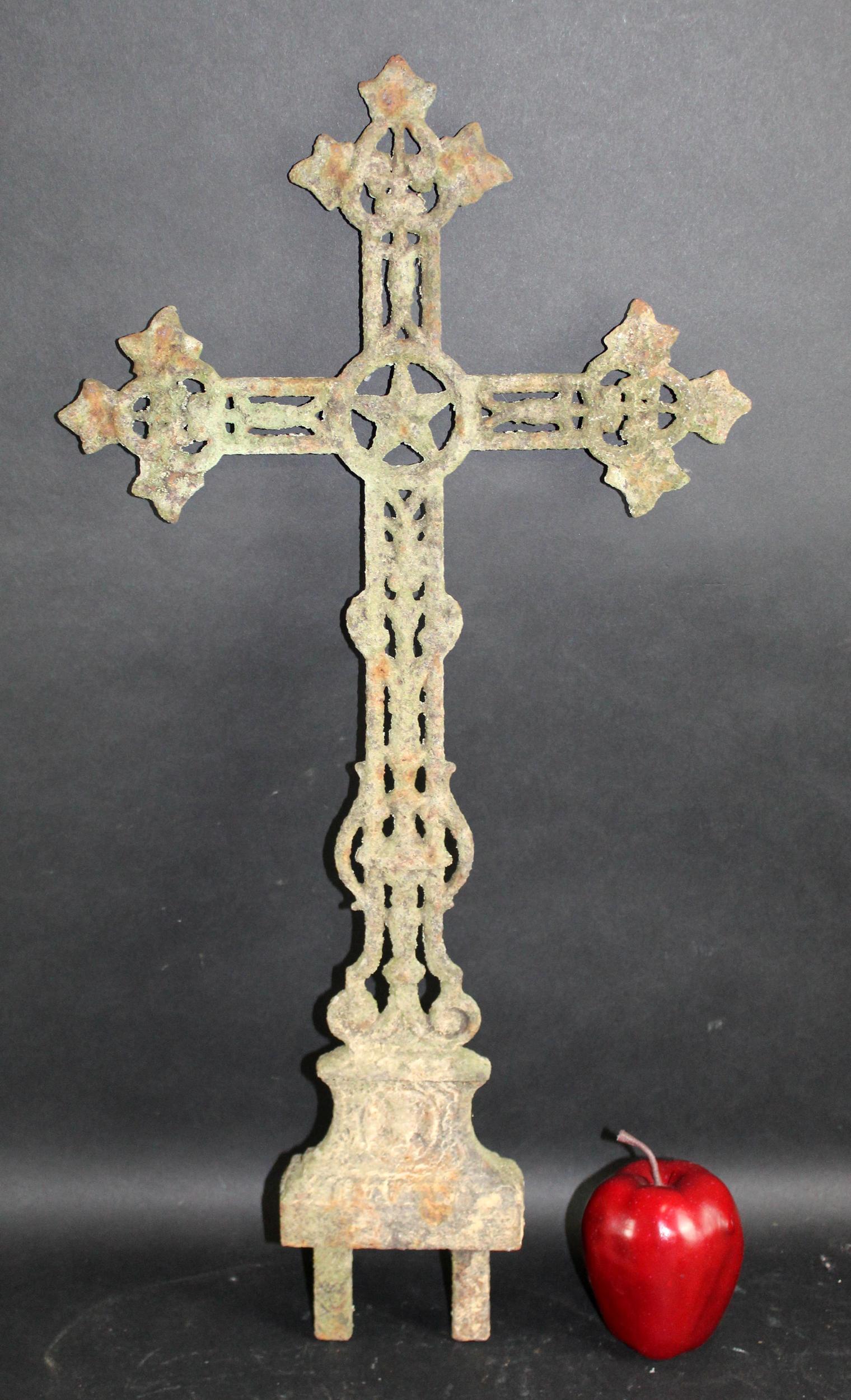 Antique French cast iron cross (1 of 6)