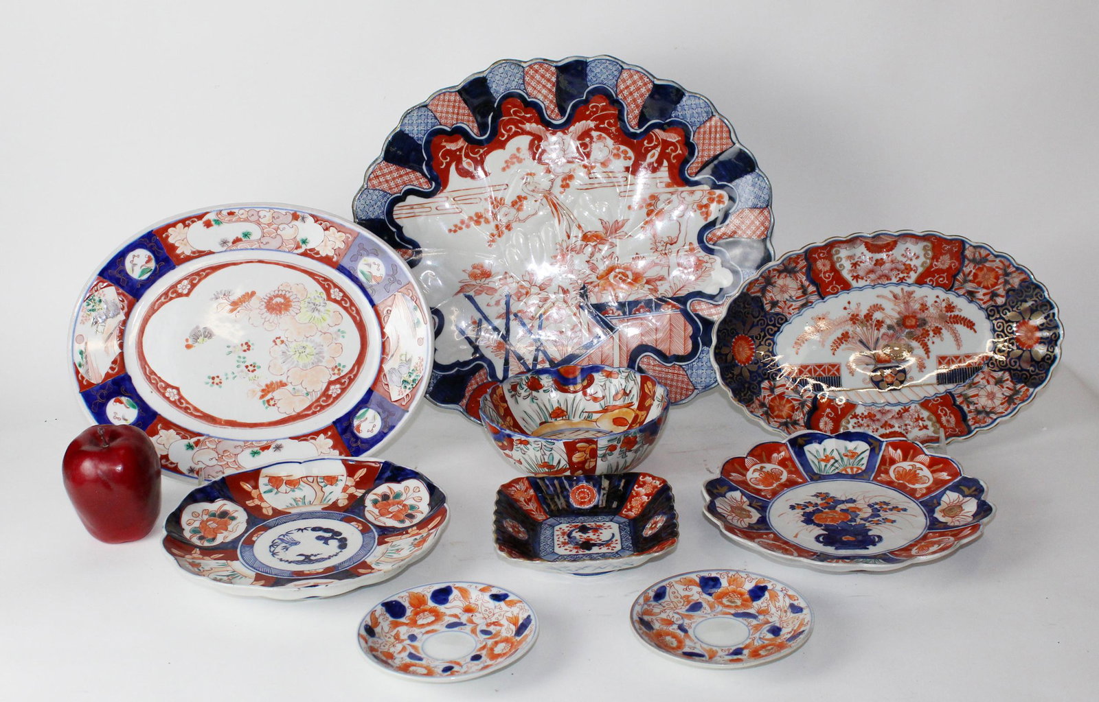 Large lot of Japanese Imari porcelain (1 of 11)