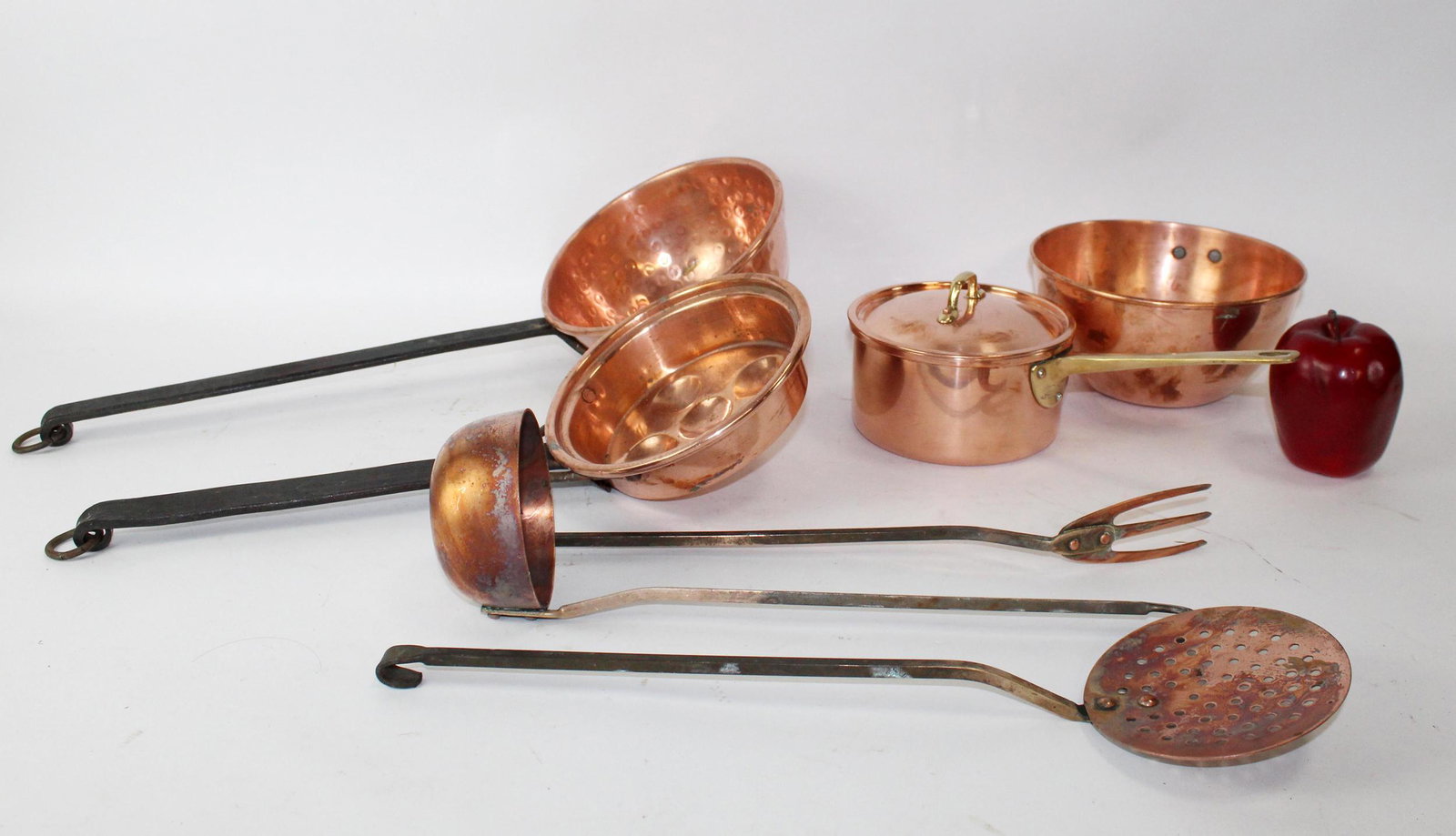Lot of polished copper bowls and utensils (1 of 6)