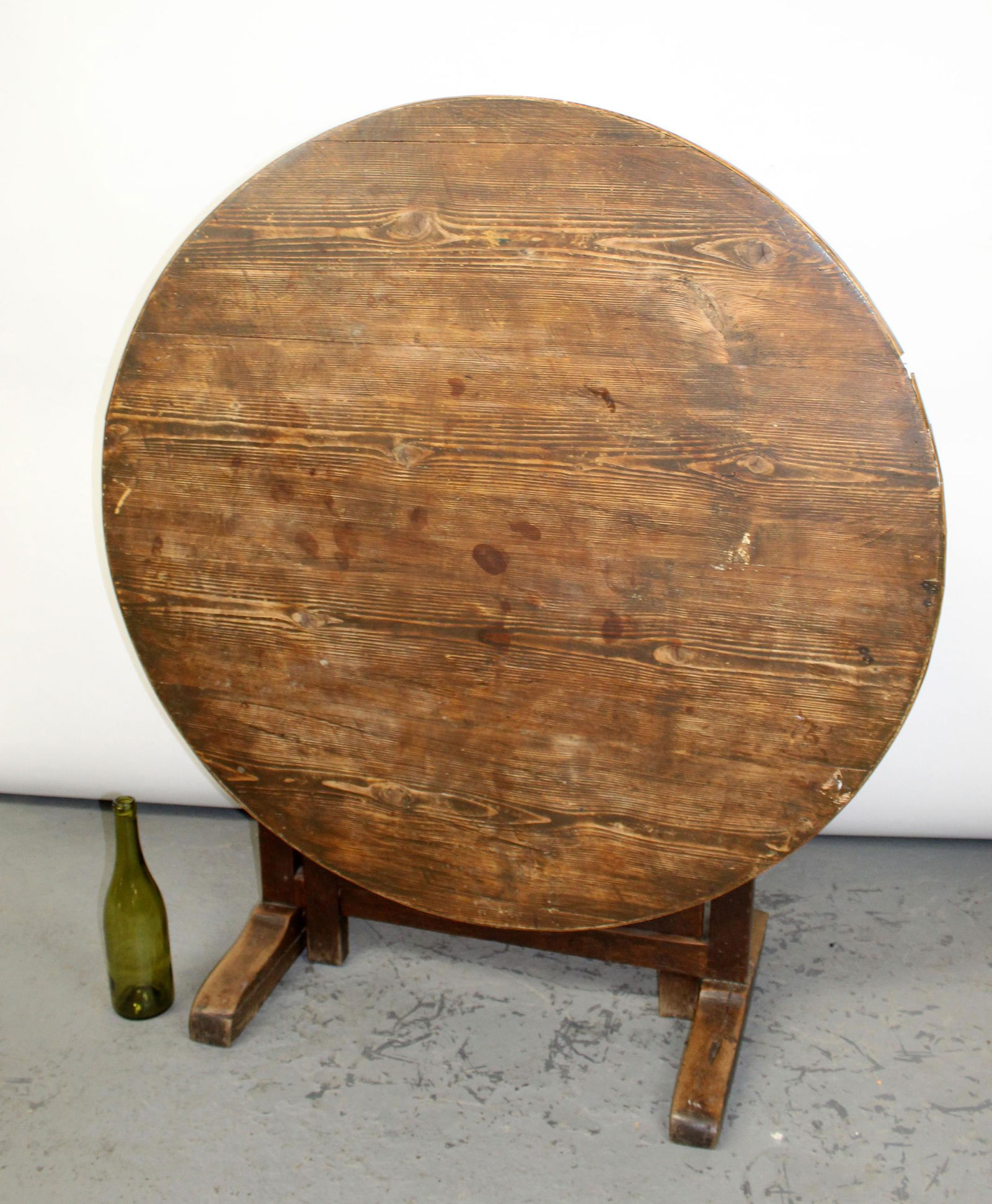 French tilt top vintner's table in pine (1 of 9)