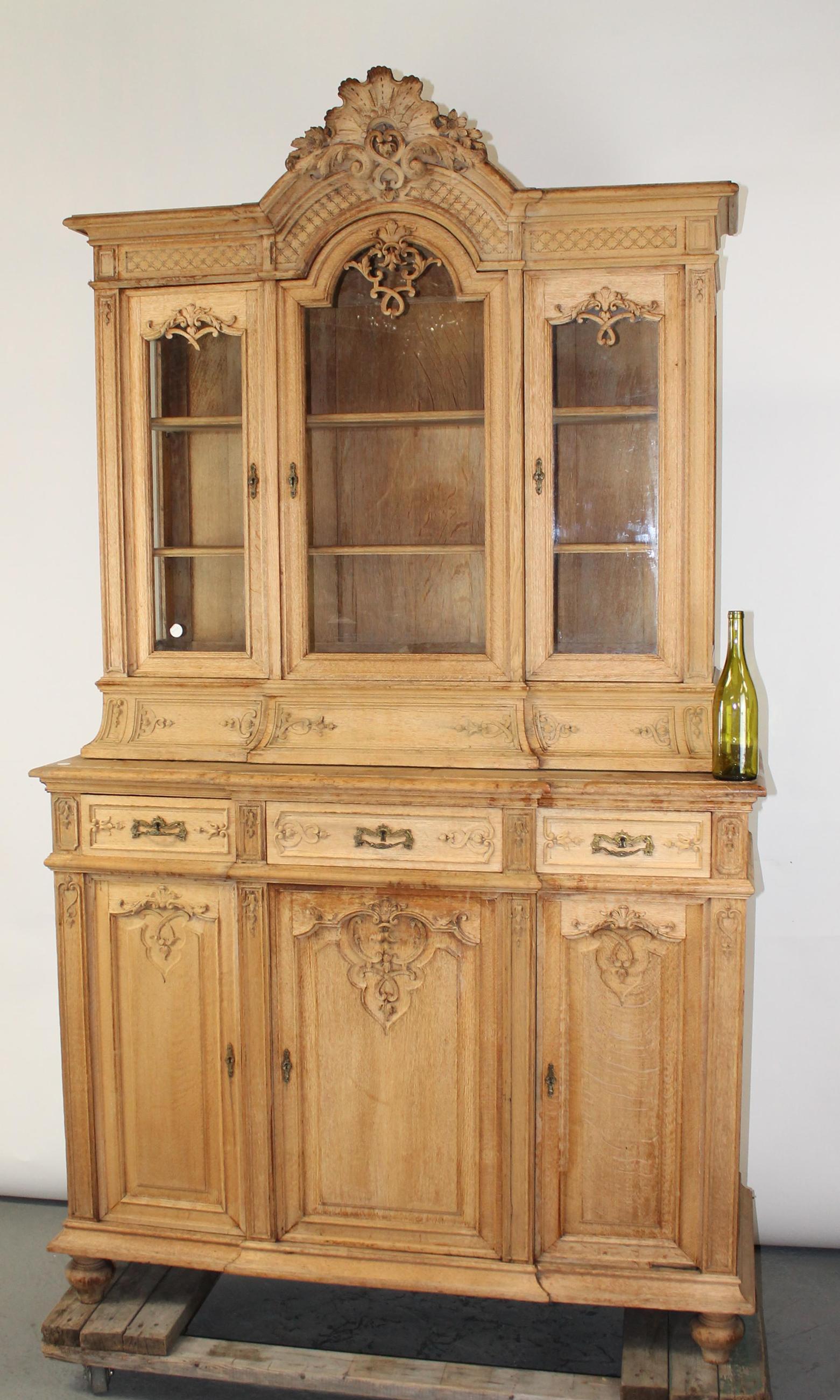 French Regency buffet in carved oak (1 of 13)