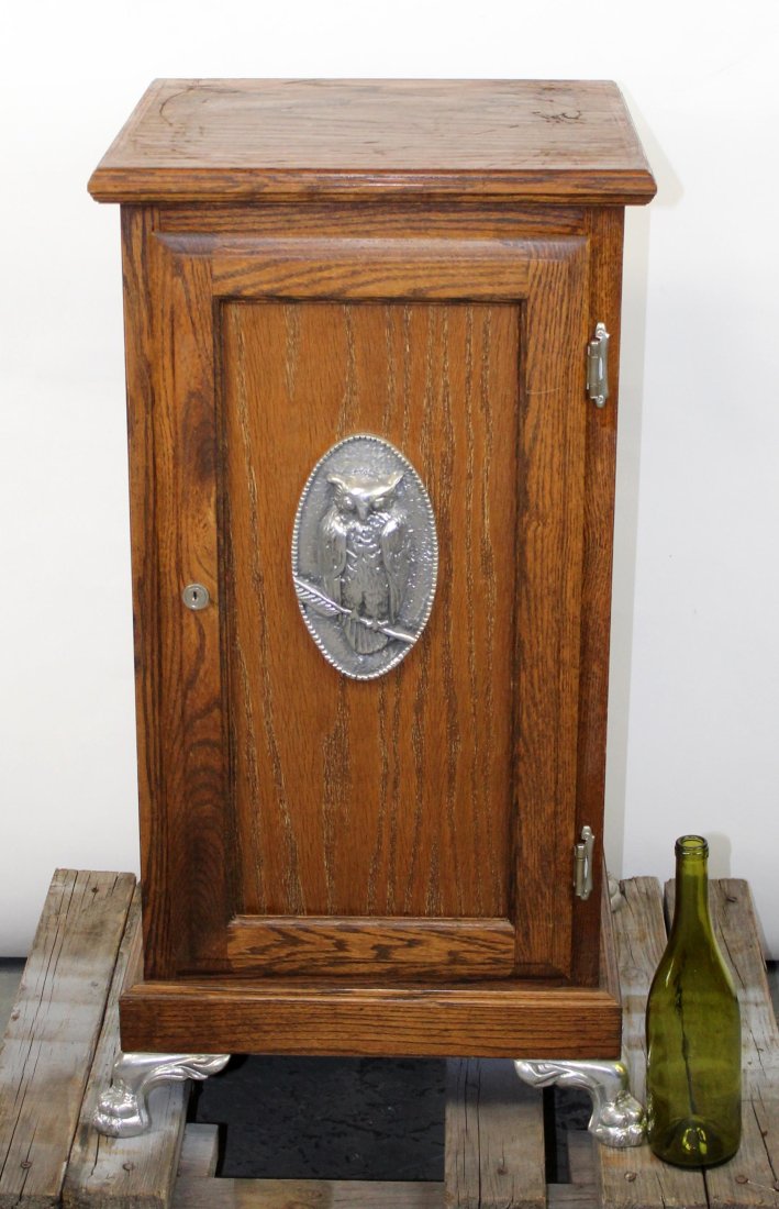 Oak slot machine stand with Mills owl (1 of 7)