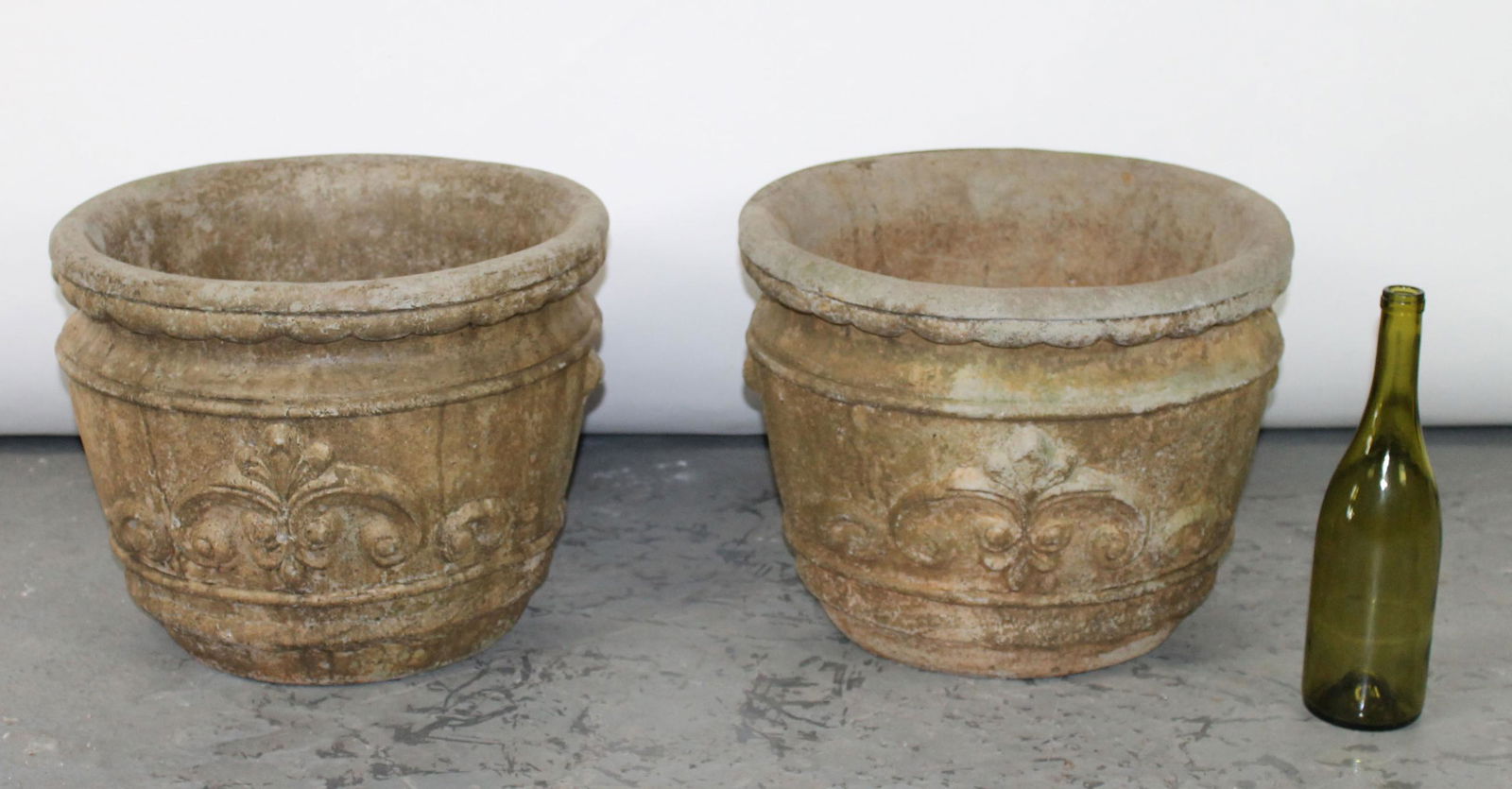 Pair of cast concrete garden planters (1 of 8)