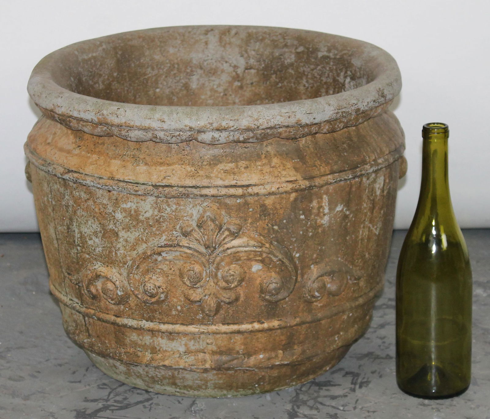 Cast concrete garden planter (1 of 9)