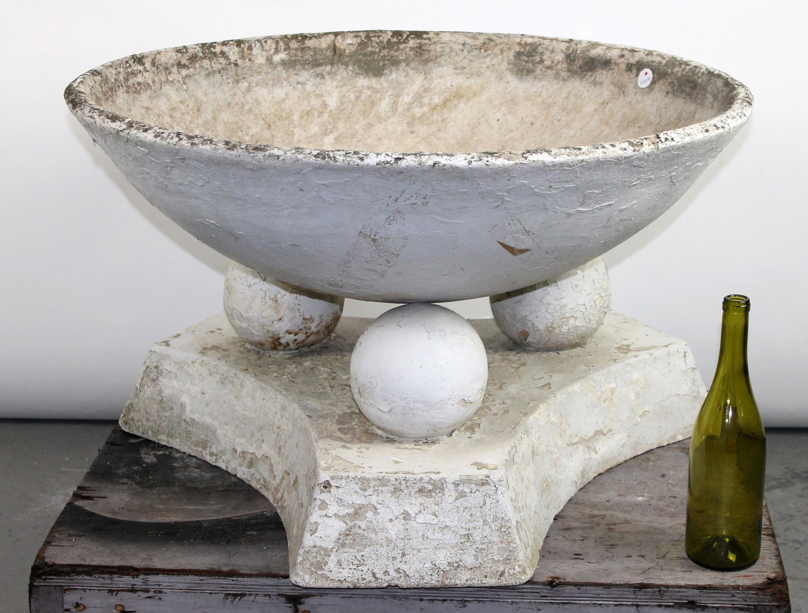 French saucer planter on 3 ball base (1 of 6)