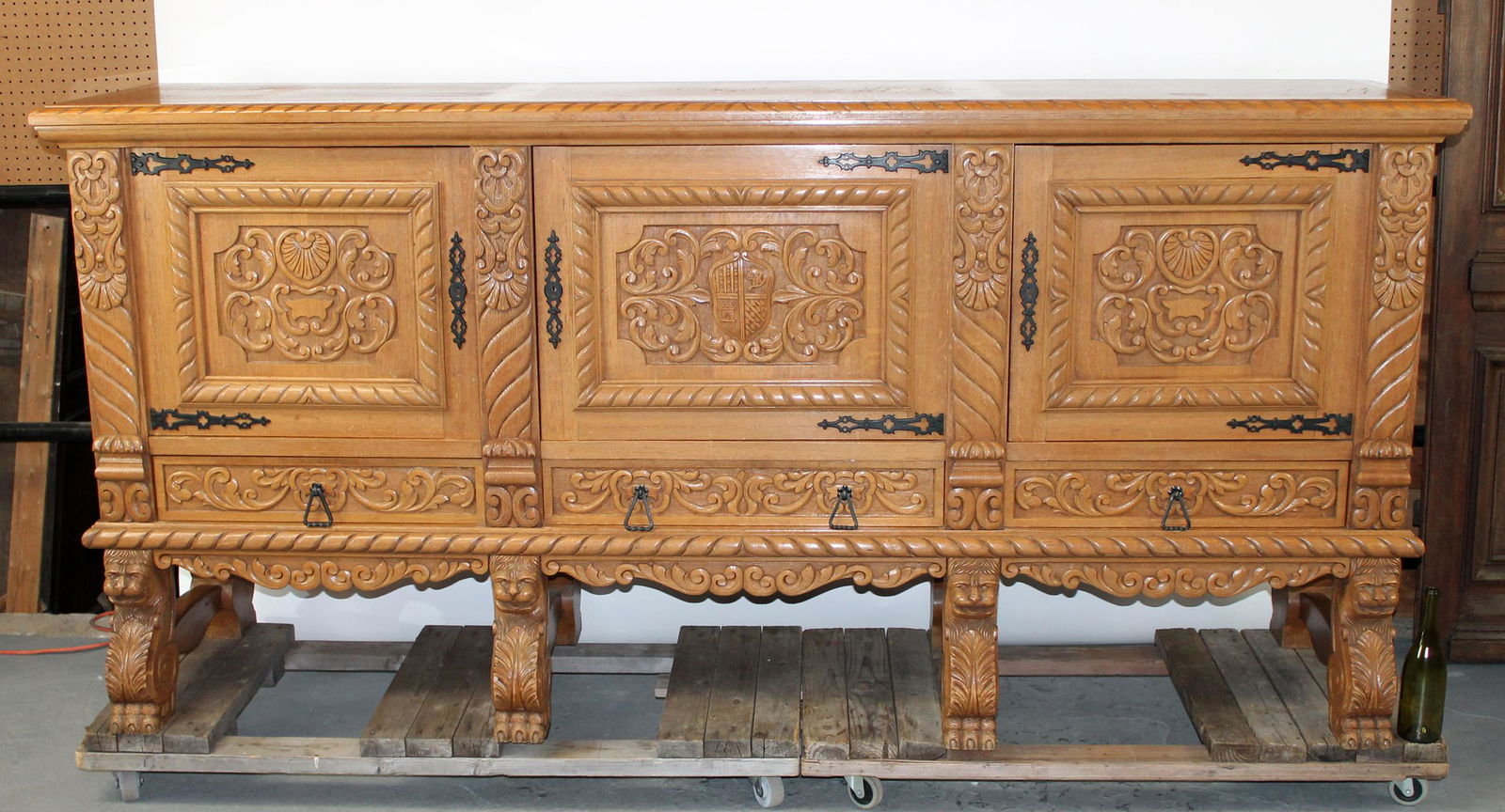 Italian Renaissance style sideboard in oak (1 of 12)