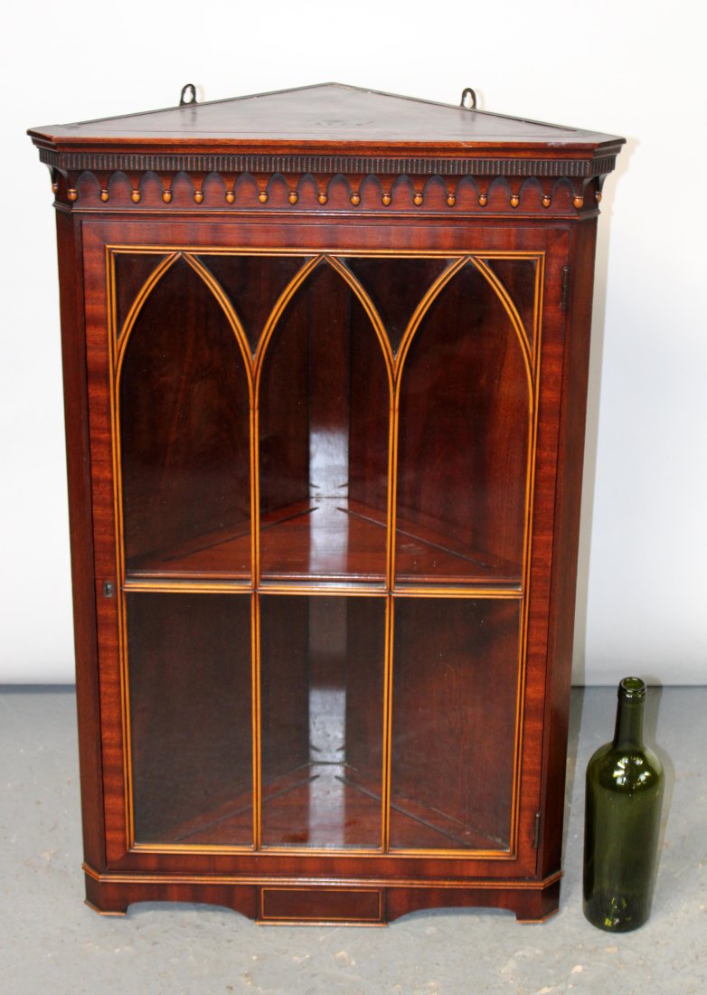 Hepplewhite flame mahogany hanging corner cabinet (1 of 7)