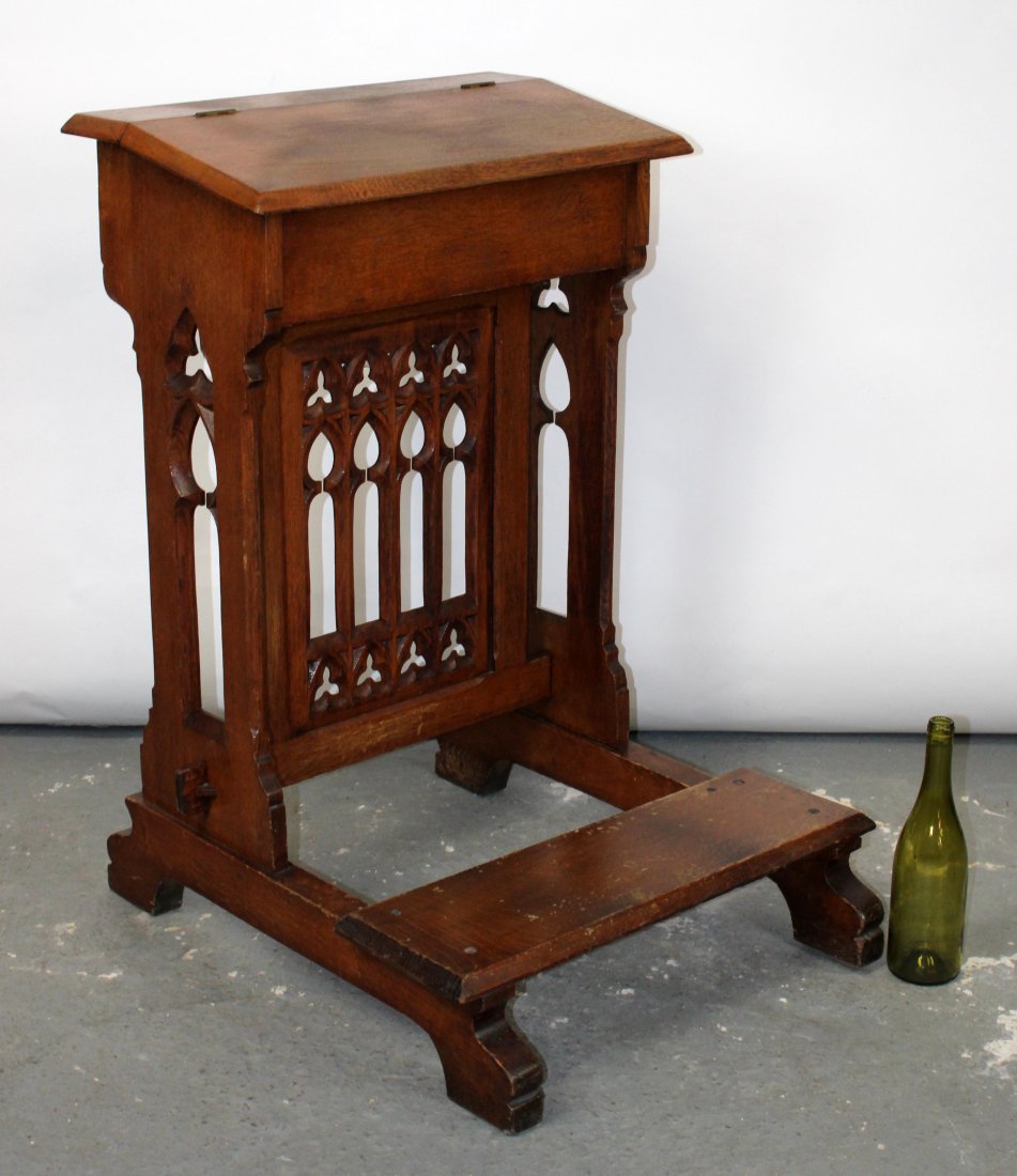 French Gothic Revival prayer bench in oak (1 of 7)