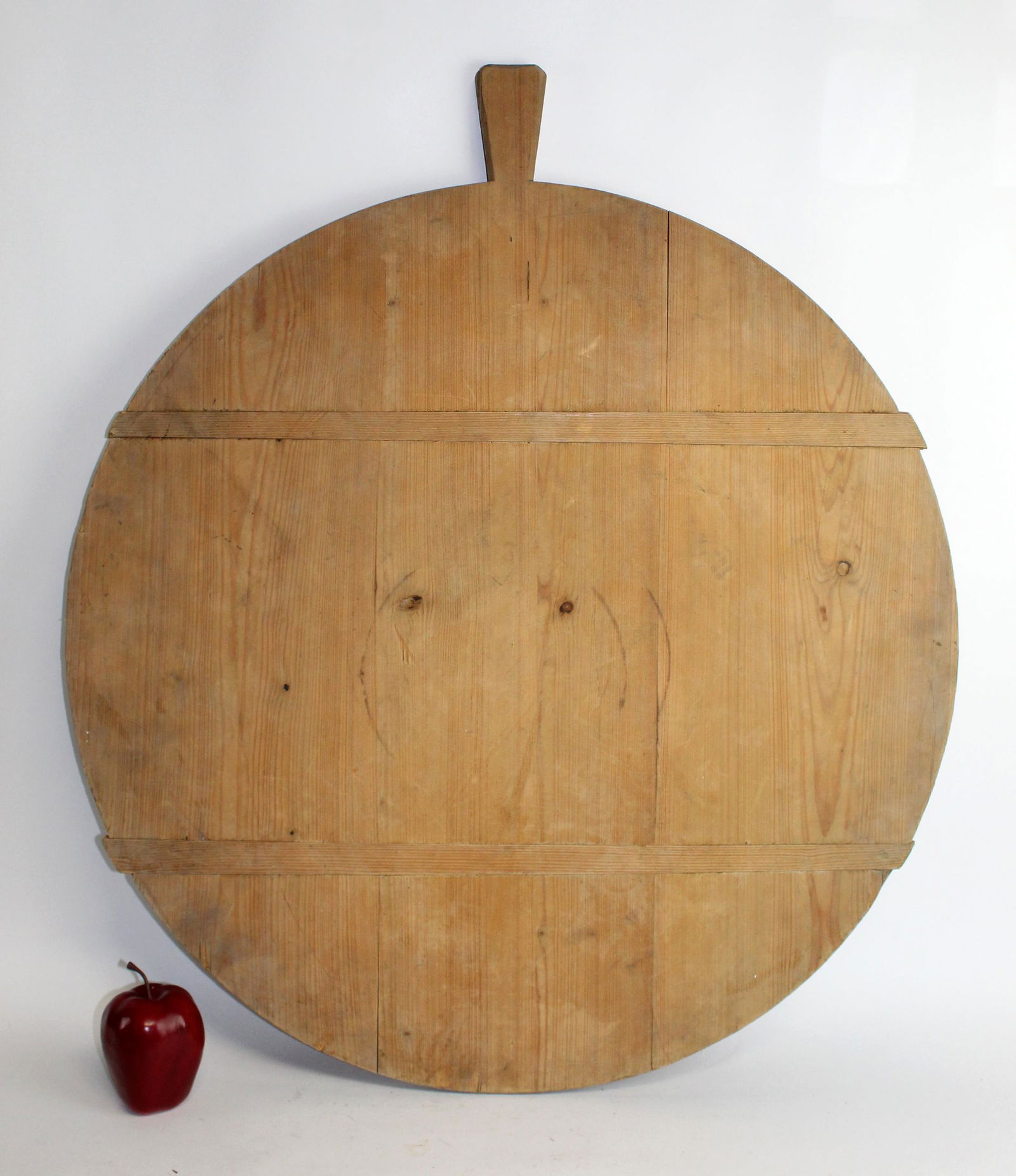 French round bread board (1 of 7)