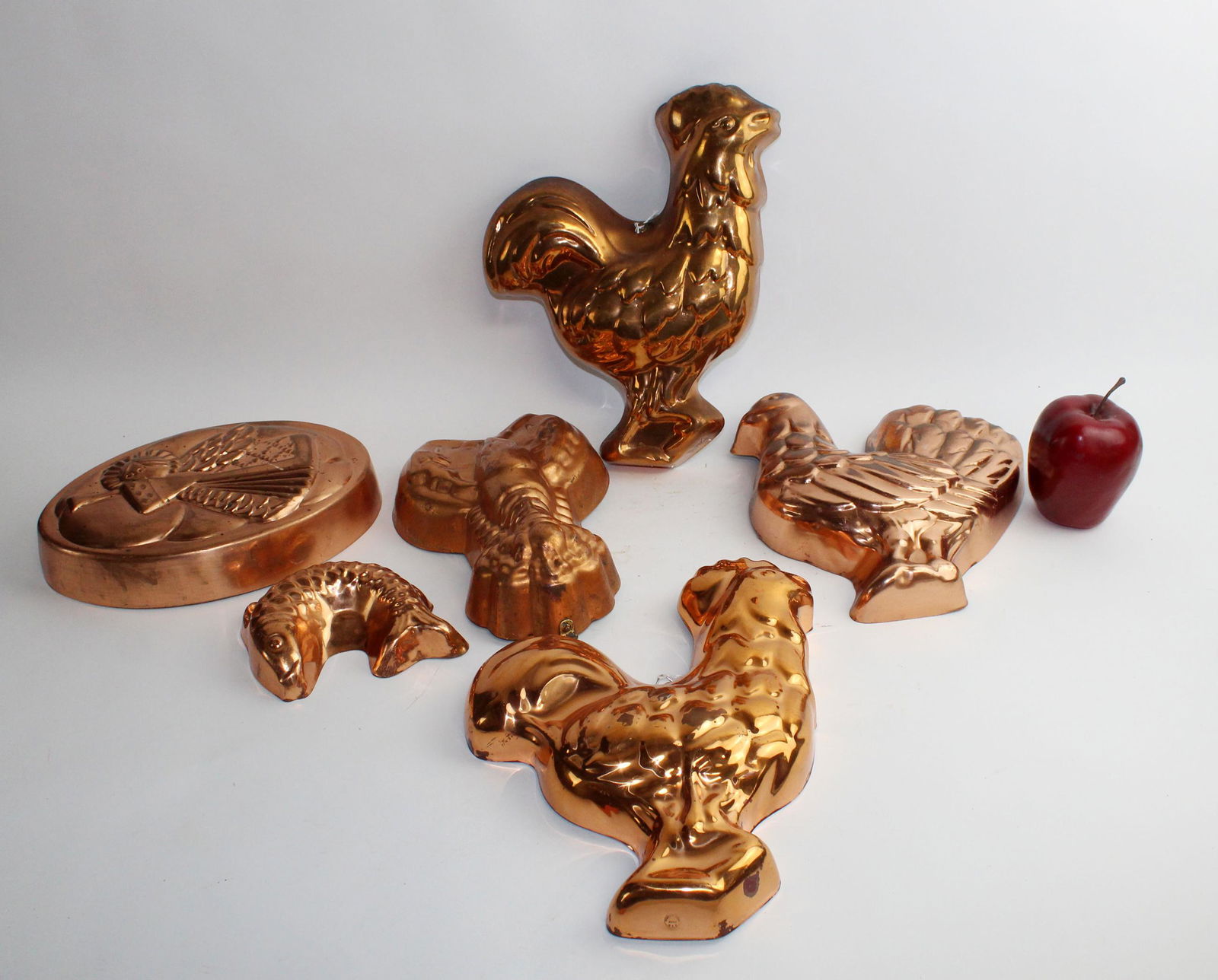 Lot of 6 vintage copper molds (1 of 4)