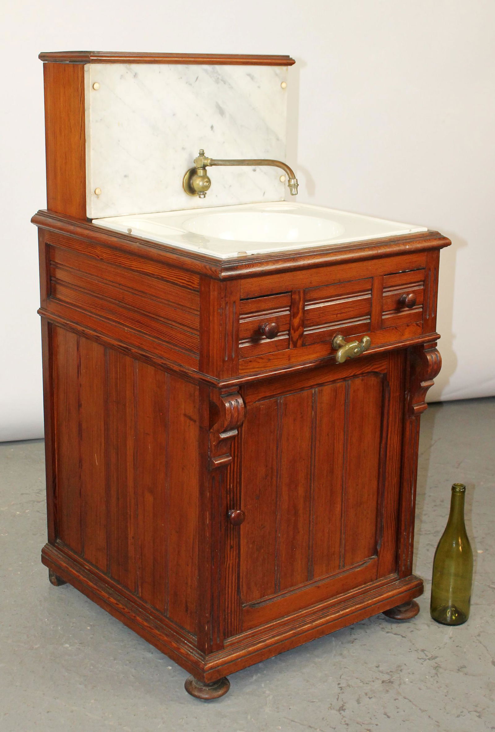 Antique rail road car lavabo sink in pine (1 of 8)