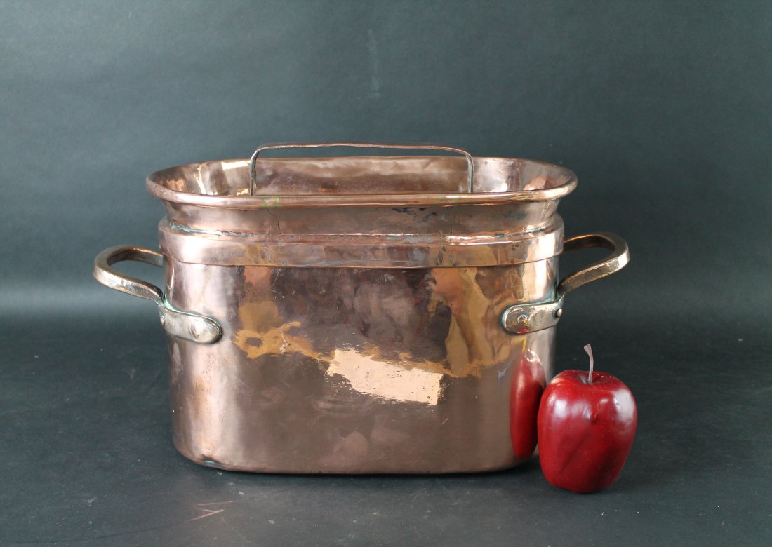 Antique French copper daubiere (stew pot) (1 of 9)
