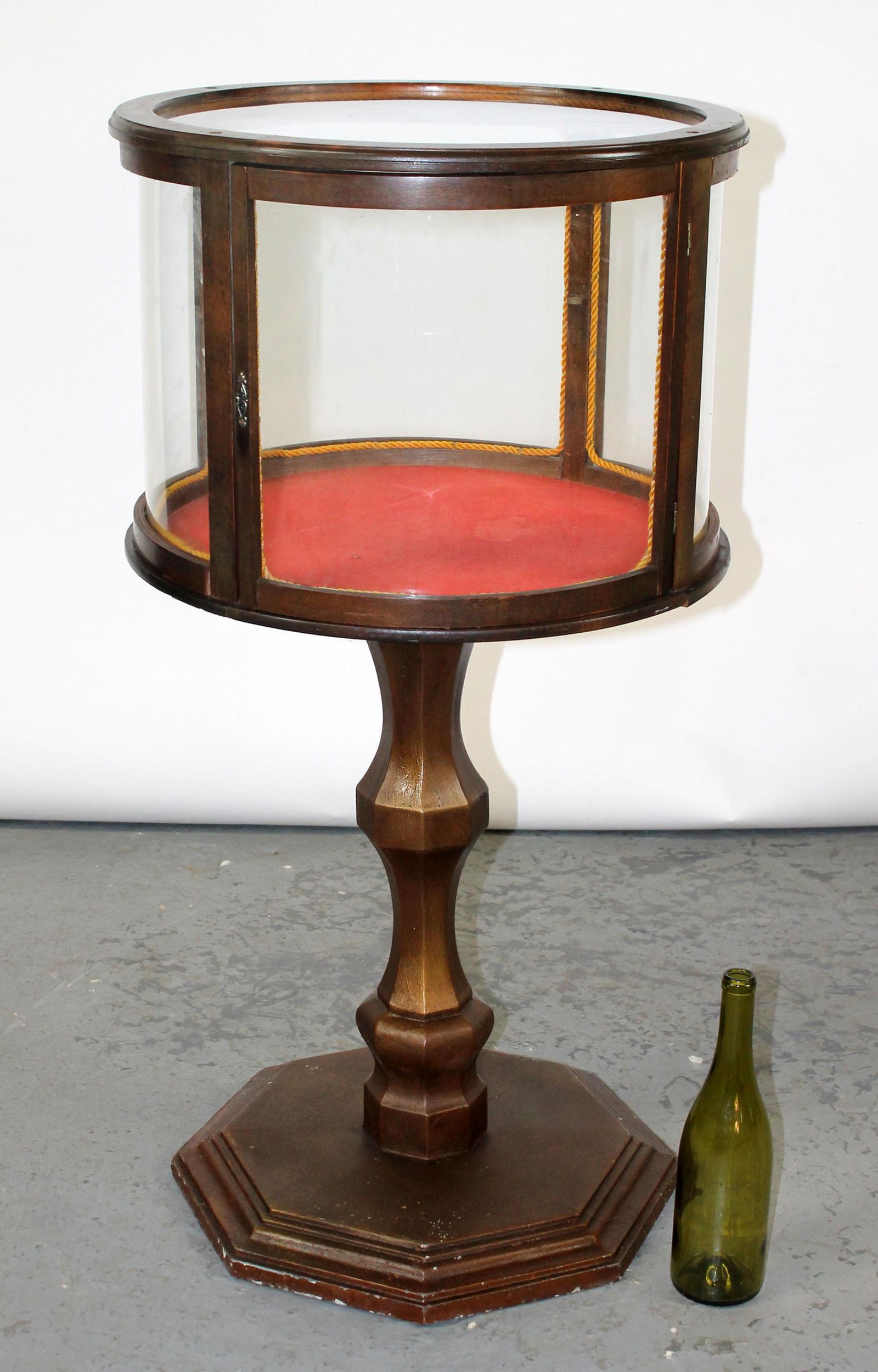 American pedestal base glass display case (1 of 7)