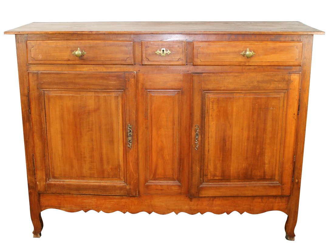 French Provincial 2 door buffet bas (1 of 8)