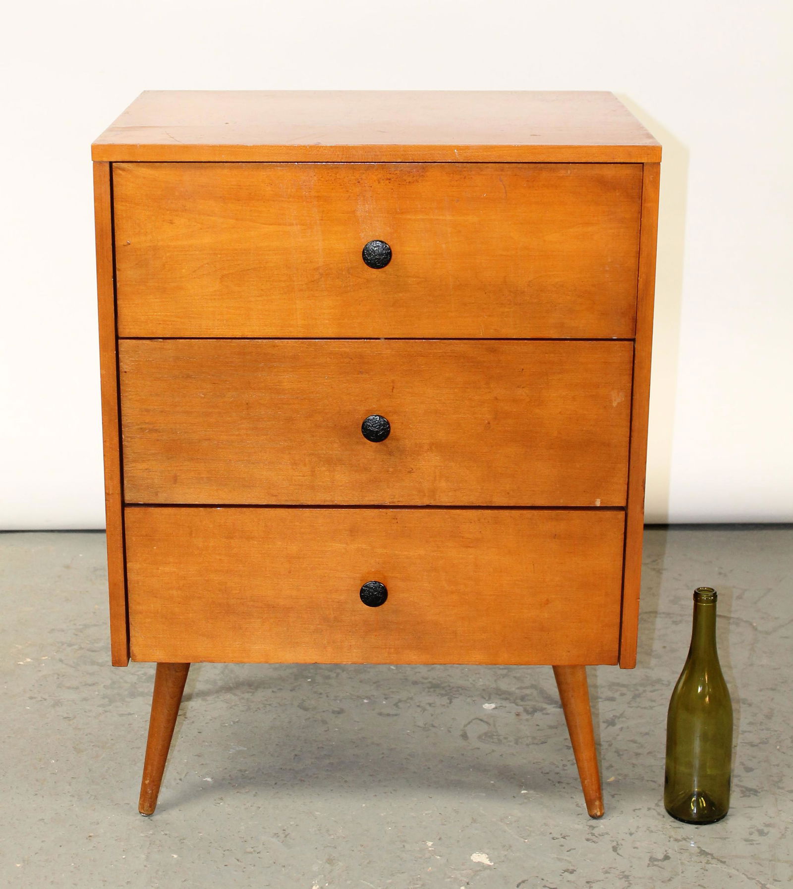 Paul McCobb Planner Group chest on legs: Paul McCobb Planner Group chest on legs 33 1/2"h x 24"w x 18"d