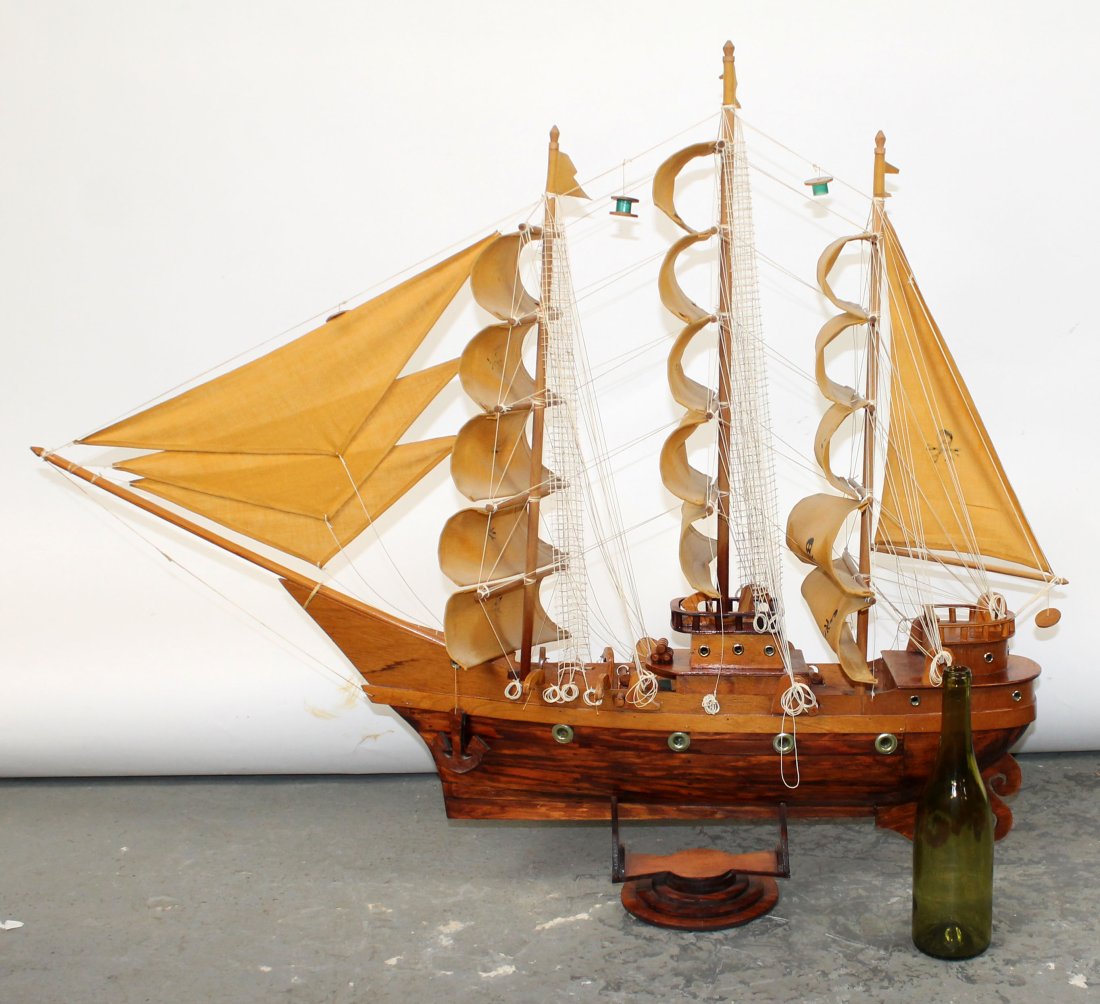 Jolly Roger pirate ship model (1 of 10)