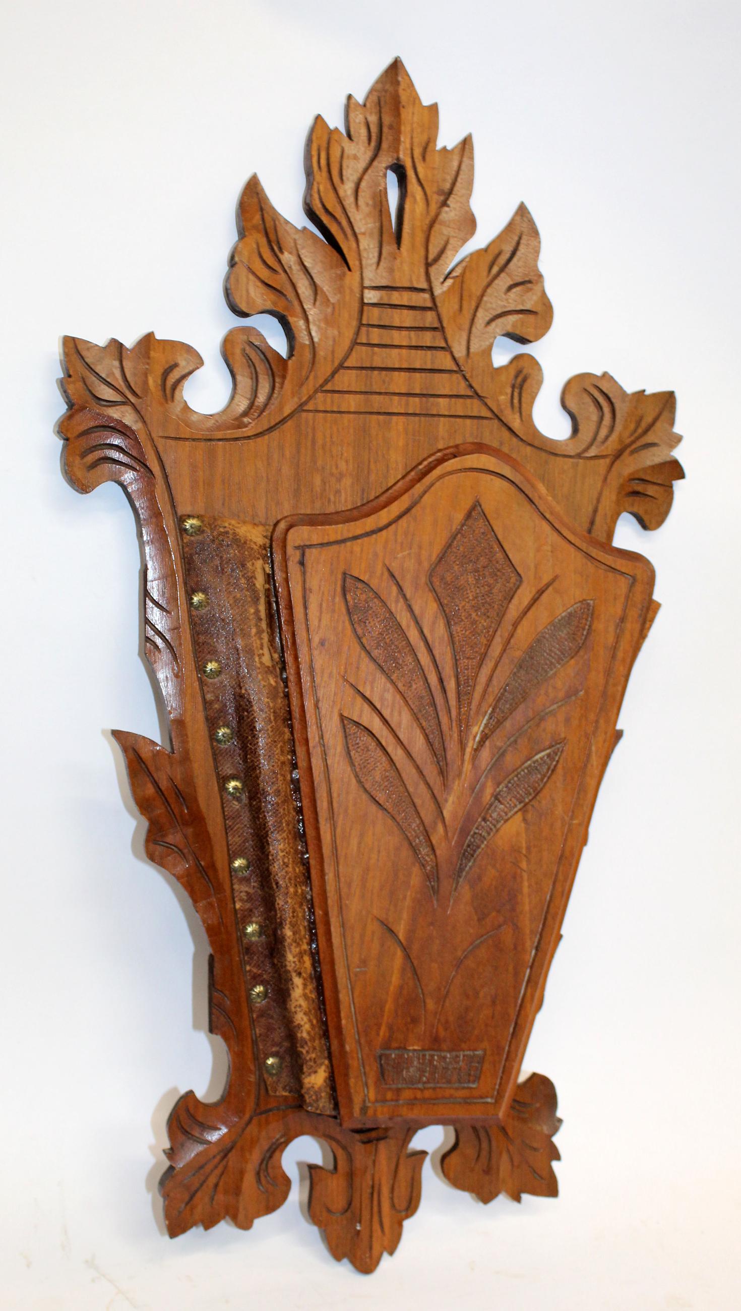 Swiss Black Forest wall pocket (1 of 5)