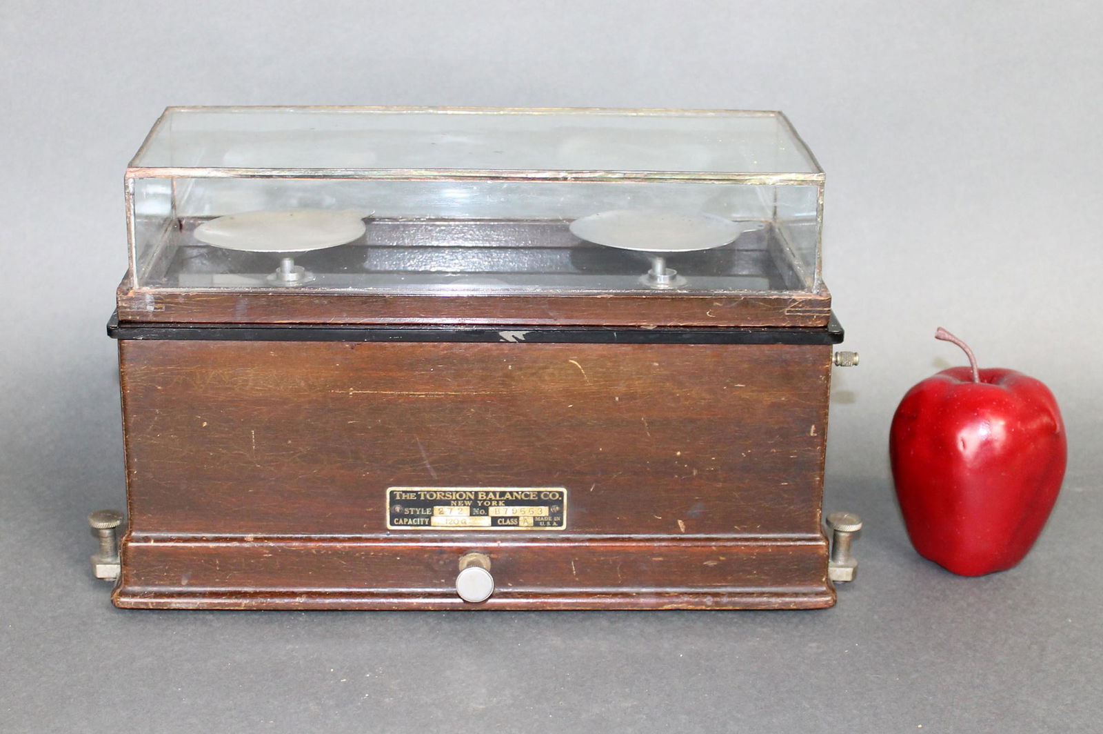 Antique American pharmacy scale in box (1 of 11)