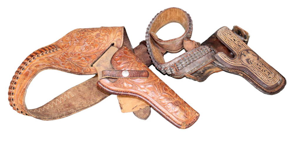 (2) tooled leather western gun holsters Aug 27, 2022 King Galleries