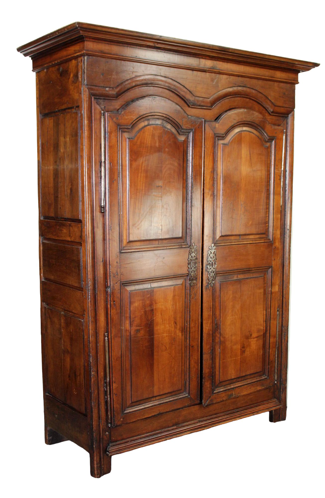 French Louis XIV style 2 door armoire in oak (1 of 10)