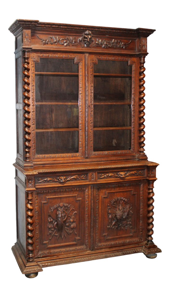 French Louis XIII hunt motif buffet in carved oak: French Louis XIII hunt motif buffet in carved oak. 19th century. 93"h x 55"w x 23"d