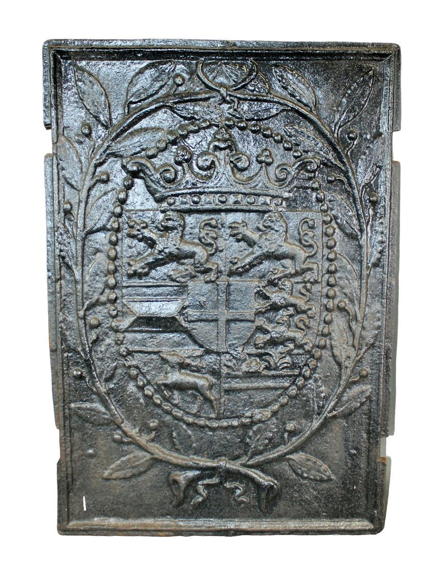 Antique French iron fire back panel with coat of arms: Antique French cast iron fire back panel with lion and crown coat of arms. 19th century. Notched on sides. 28 1/2"x 19 1/2"w