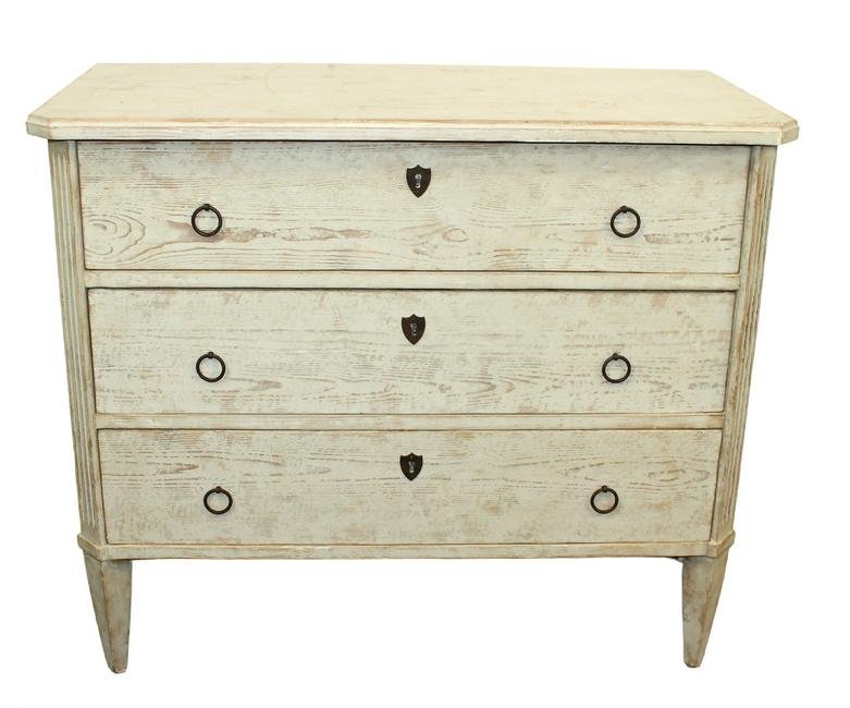 Swedish Gustavian painted pine 3 drawer commode (1 of 9)