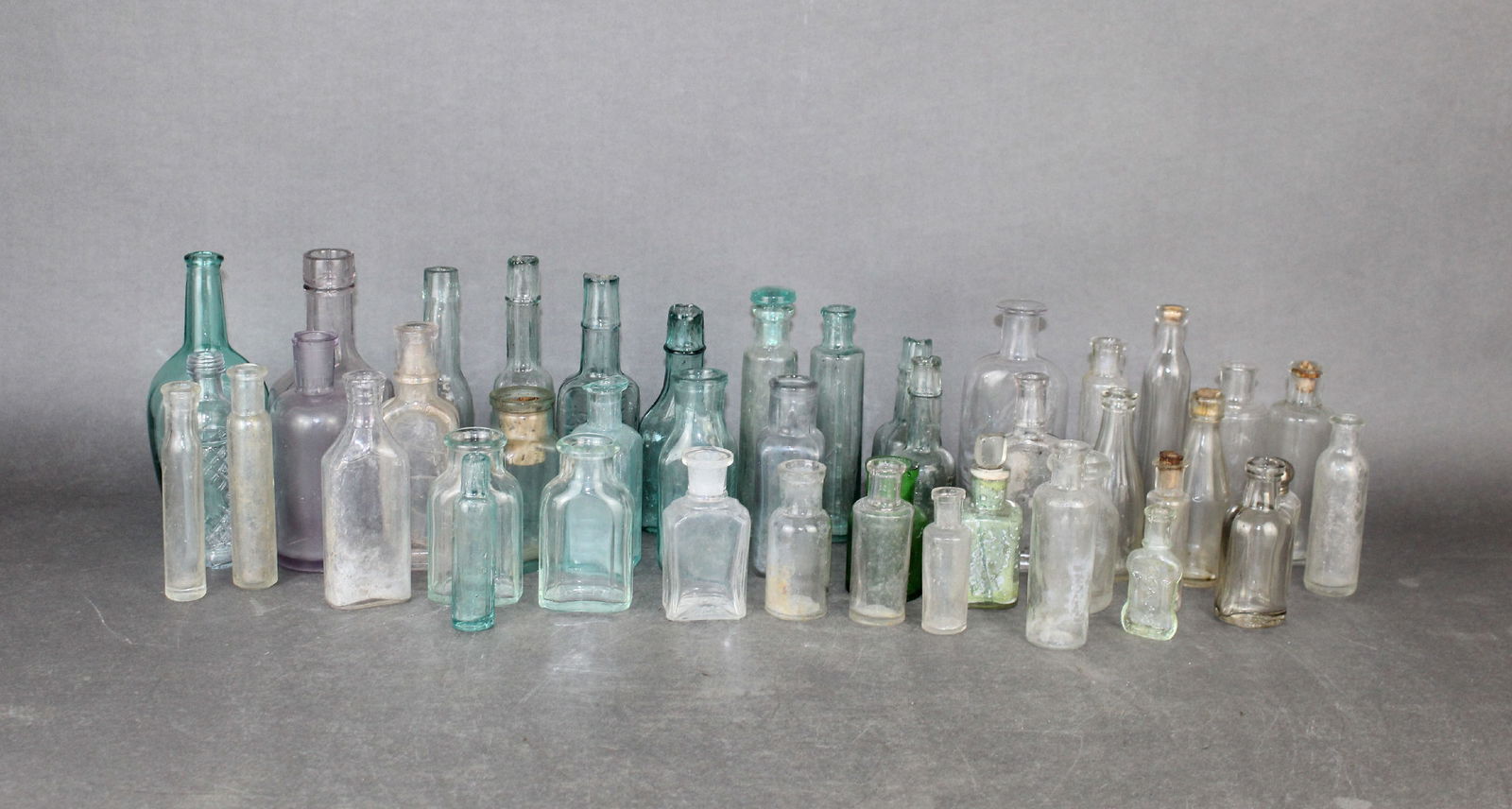 Lot of 44 mini bottles (1 of 7)