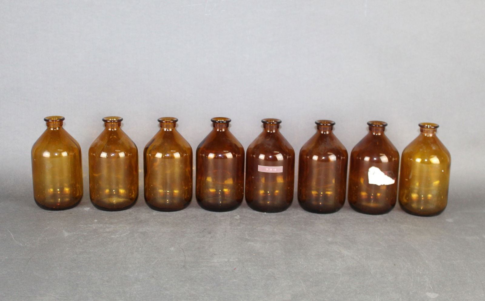 Lot of 8 apothecary bottles (1 of 7)